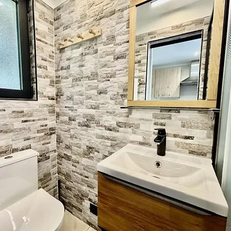 Cosy Au Coeur Du Lavandou - Fr-1-816-42 Le Lavandou